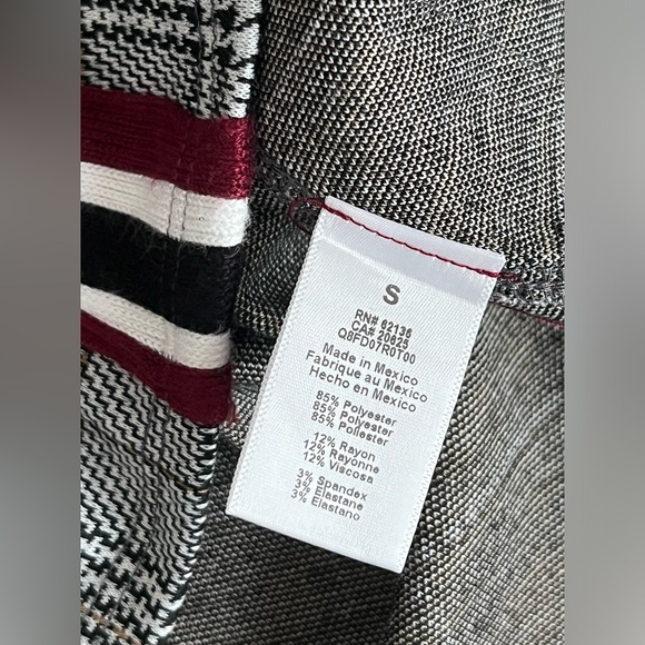 ❓Outfit — MINI SKIRT & CROP TOP SET by Guess / Combo — Plaid — Size Small - Picture 16 of 17